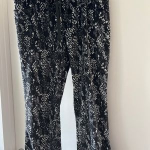 Cozy Crystal Crop Capri